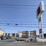 『マルハン浜松中央店』は立体駐車場を完備