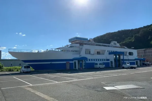 『ワールドカップ豊岡店』外観写真