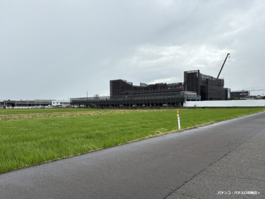 建物の裏側も工事が進められているようであった