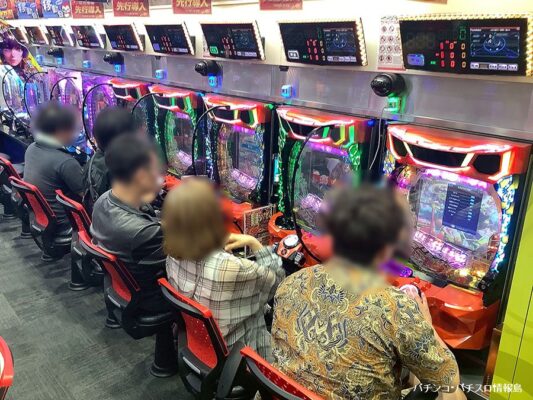 ニューギンが直営店でパチンコ新台「デカスタe花の慶次～傾奇一転」を先行導入