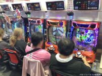 ニューギン、直営店にパチンコ新台「eGODZILLA7 TYPE-CRASH」を先行導入
