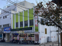『パーラーにしや弘明寺店』外観写真