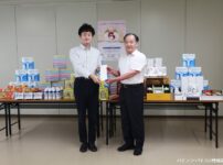 澤田グループ、魚津市社会福祉協議会へファン感の未受領品を寄贈