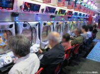 ニューギン、「e花の慶次～黄金の一撃」の先行導入実施